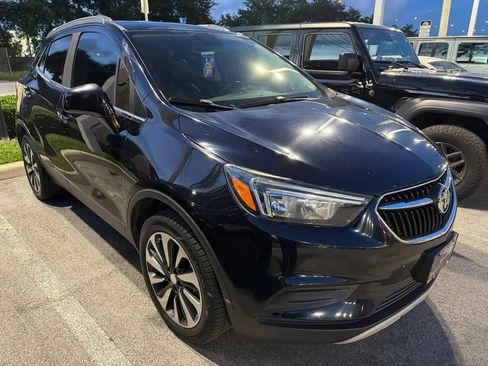 Used 2021 Buick Encore Preferred AWD/4WD image 2