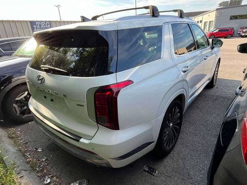 Used 2023 Hyundai Palisade Calligraphy AWD/4WD image 2
