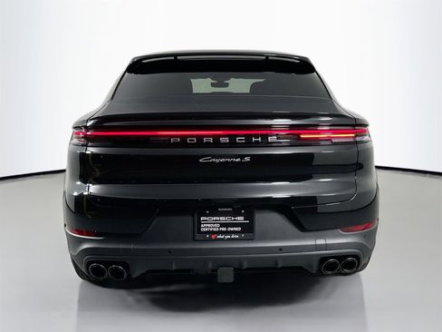 Certified 2025 Porsche Cayenne S image 6