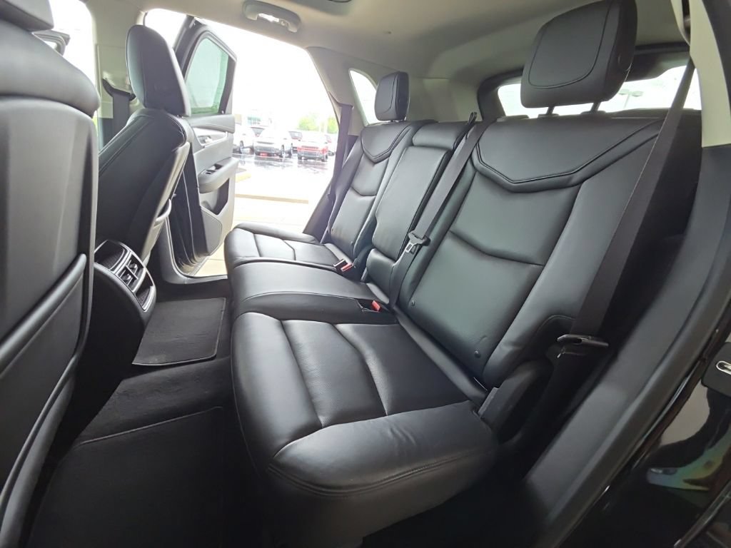 Used 2017 Cadillac XT5 Luxury w/ Driver Awareness Package FWD image 17