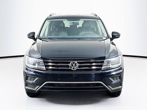 Used 2020 Volkswagen Tiguan S image 2