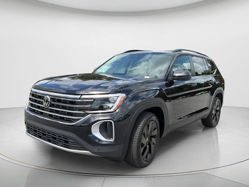 New 2026 Volkswagen Atlas SE FWD image 1