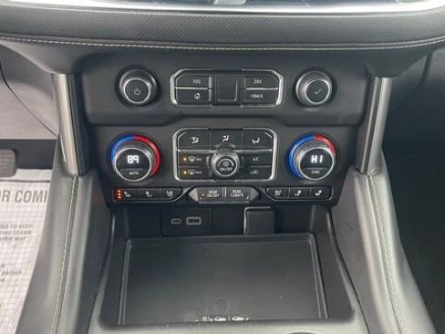 Used 2023 Chevrolet Suburban Premier image 20