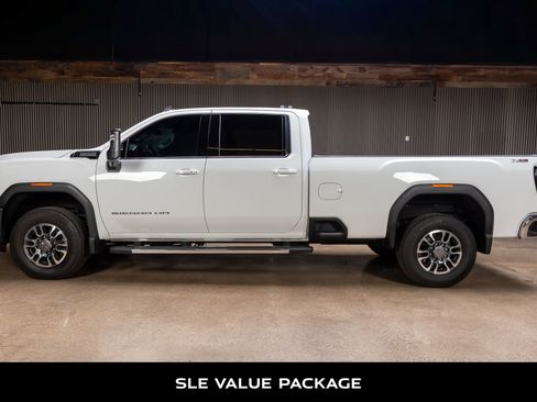 Used 2024 GMC Sierra 3500 SLE w/ SLE Value Package image 5