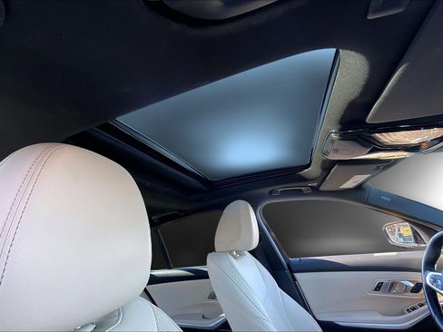 Used 2023 BMW M340i xDrive image 27