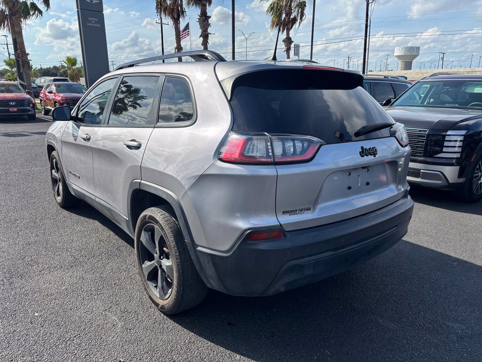 Used 2021 Jeep Cherokee Latitude Plus FWD image 4