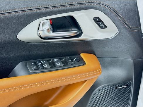 New 2026 Chrysler Pacifica Pinnacle image 21