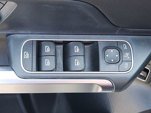 Used 2023 Mercedes-Benz GLB 250 4MATIC image 15