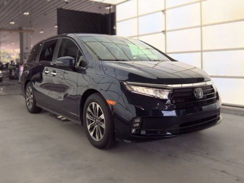 Used 2023 Honda Odyssey EX-L image 2