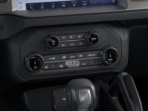 New 2025 Ford Bronco Badlands image 16