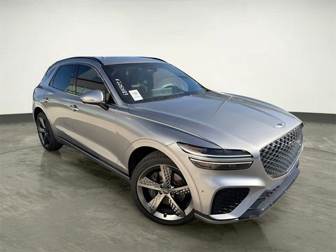 Used 2022 Genesis GV70 3.5T Sport w/ Sport Prestige Package image 5