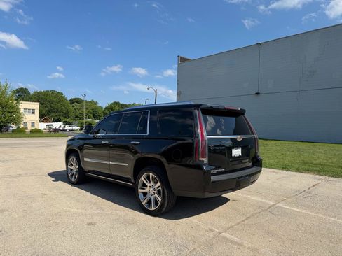Used 2019 Cadillac Escalade Premium Luxury AWD/4WD image 5