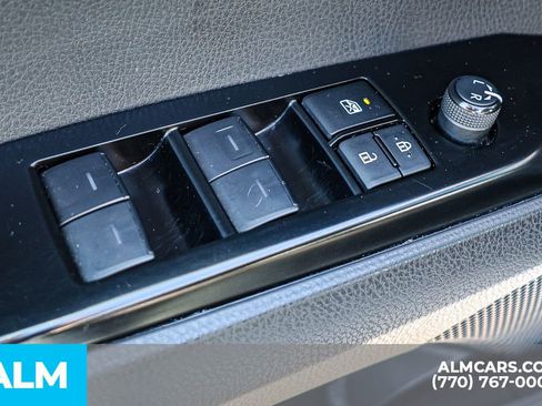 Used 2025 Toyota Camry SE image 51