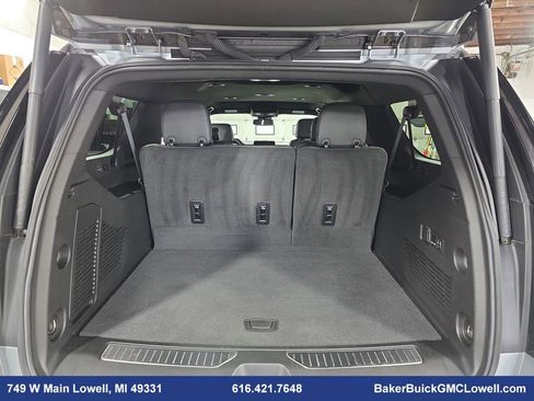 Used 2024 Chevrolet Suburban RST w/ Luxury Package image 12