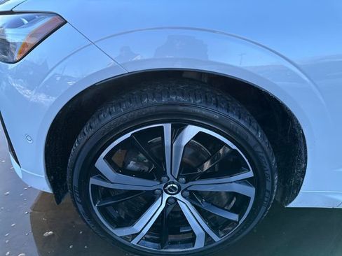 Used 2022 Volvo XC60 B5 R-Design w/ Advanced Package image 24