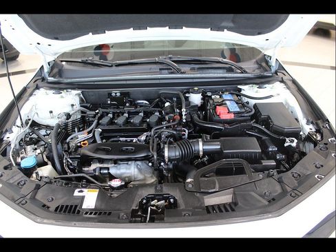 Certified 2023 Honda Accord LX image 30