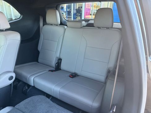 Used 2024 GMC Acadia Elevation image 22