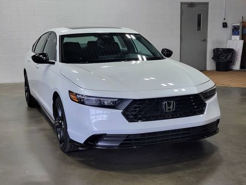 Used 2024 Honda Accord Sport image 4