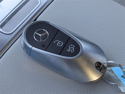 New 2026 Mercedes-Benz GLC 300 image 33