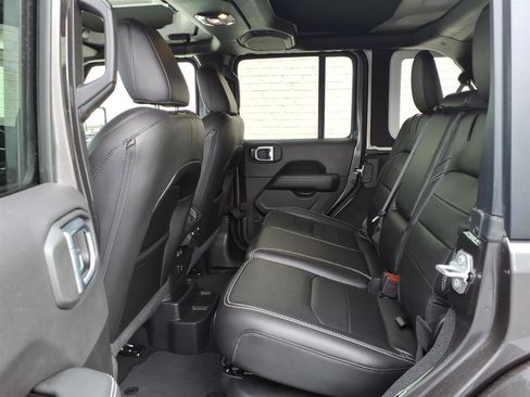 Used 2023 Jeep Wrangler Unlimited Sahara w/ Cold Weather Group image 13