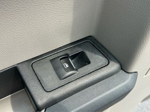Used 2016 Ford F150 XL w/ Equipment Group 101A Mid RWD image 4