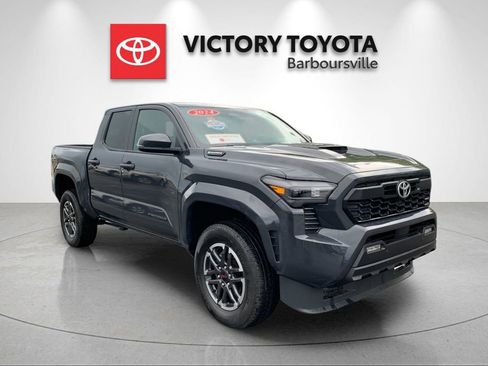 Used 2024 Toyota Tacoma TRD Sport w/ TRD Sport Upgrade Package AWD/4WD image 5