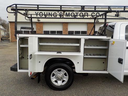 Used 2021 RAM 2500 Tradesman w/ Chrome Appearance Group image 8