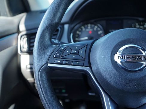 Used 2021 Nissan Rogue Sport S image 24