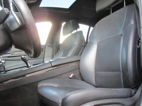 Used 2015 BMW 740i image 10