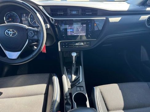 Used 2017 Toyota Corolla SE FWD image 17