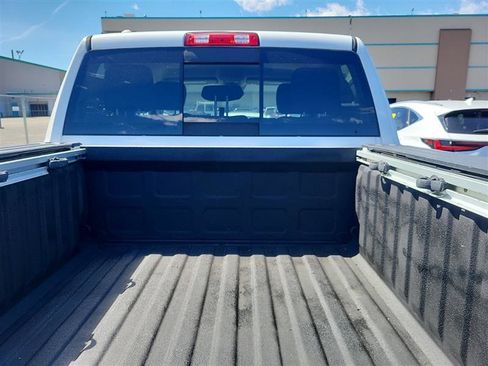 Used 2017 RAM 1500 Classic SLT AWD/4WD image 7
