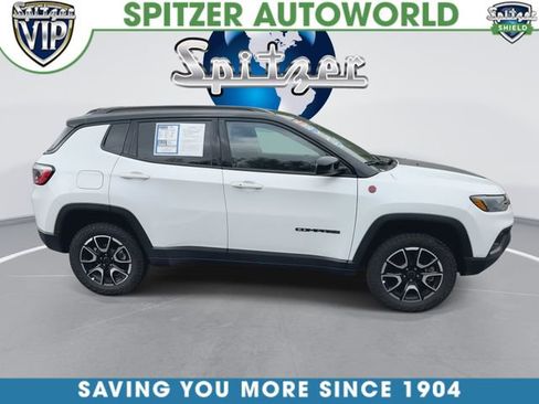 Used 2025 Jeep Compass Trailhawk AWD/4WD image 10