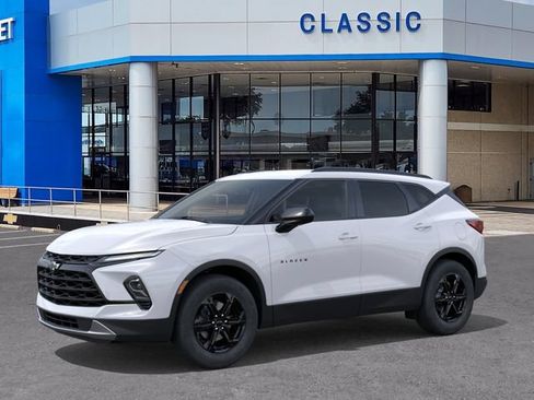 New 2026 Chevrolet Blazer LT w/ Convenience Package FWD image 2