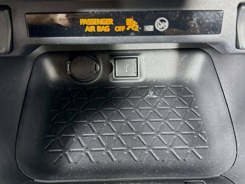 Used 2020 Toyota RAV4 XLE w/ All Weather Liner Package AWD/4WD image 18