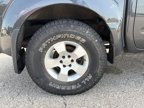 Used 2014 Nissan Frontier SV w/ SV Value Truck Package AWD/4WD image 31