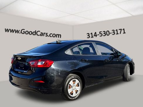 Used 2018 Chevrolet Cruze LS image 2