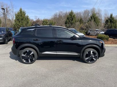 New 2026 Nissan Kicks SR w/ Cold Weather Package