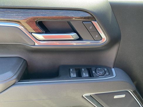 Certified 2025 GMC Sierra 1500 Elevation w/ Preferred Package AWD/4WD image 16