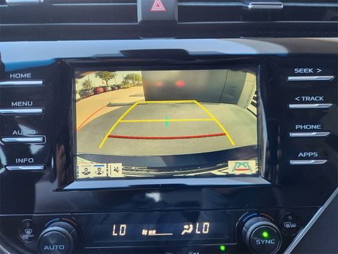 Used 2018 Toyota Camry XSE image 17