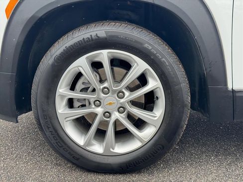 Used 2024 Chevrolet TrailBlazer LS w/ LS Convenience Package image 9
