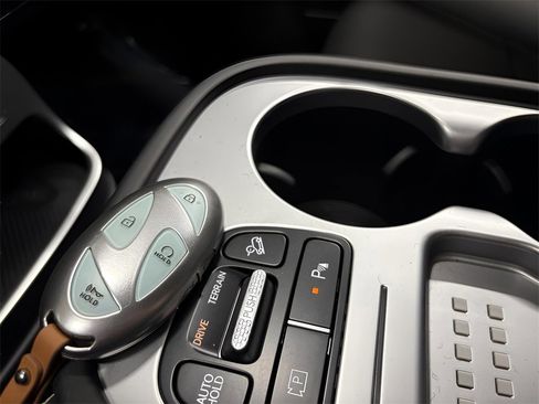 New 2026 Hyundai Ioniq 9 SEL image 29