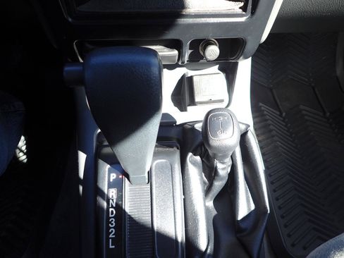 Used 2001 Isuzu Rodeo LS AWD/4WD image 17