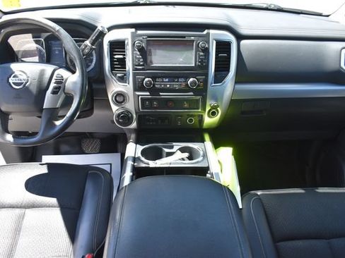 Used 2017 Nissan Titan PRO-4X AWD/4WD image 20