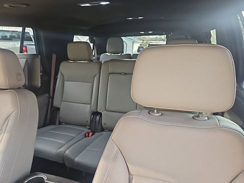 Used 2021 Chevrolet Tahoe LT w/ Luxury Package image 17