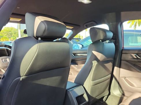Used 2019 Honda Accord Sport image 10