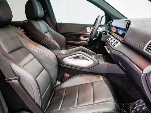 Used 2024 Mercedes-Benz GLS 450 4MATIC image 16