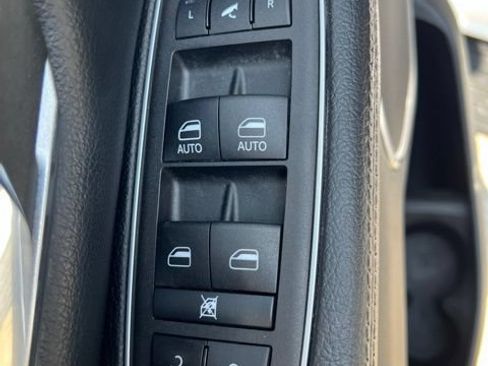 Used 2023 RAM 1500 Laramie AWD/4WD image 16