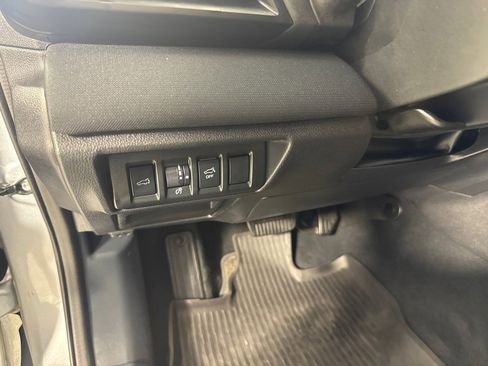 Used 2022 Subaru Outback Premium image 15