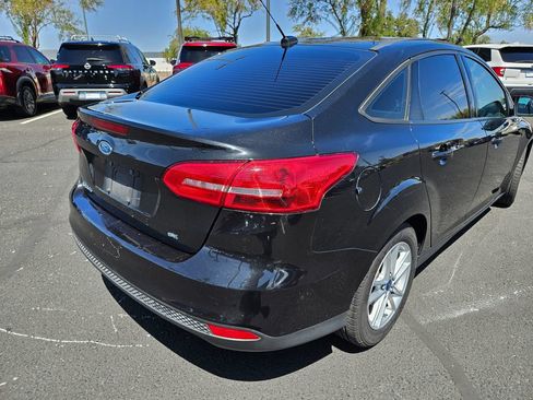 Used 2015 Ford Focus SE FWD image 5
