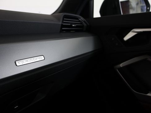 Used 2025 Audi Q3 2.0T Premium w/ Convenience Package image 8